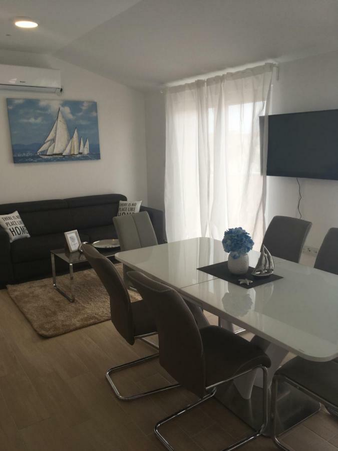 Luxury Apartments Vucinic Pirovac Ngoại thất bức ảnh